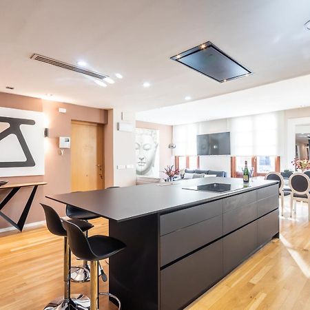 Central Market Lux Apartment Valencia Bagian luar foto