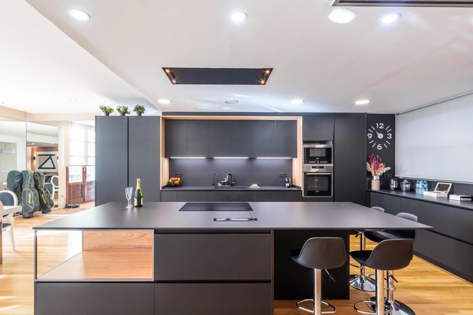Central Market Lux Apartment Valencia Bagian luar foto